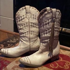 Laredo Cowboy Boots with leather fringe!